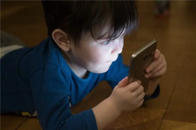 Child Seeking On Smartphone